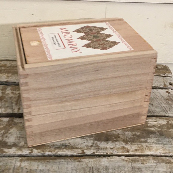 🧳3/$20🧳 MBOMBAY WOOD CIGAR BOX - Picture 3 of 5